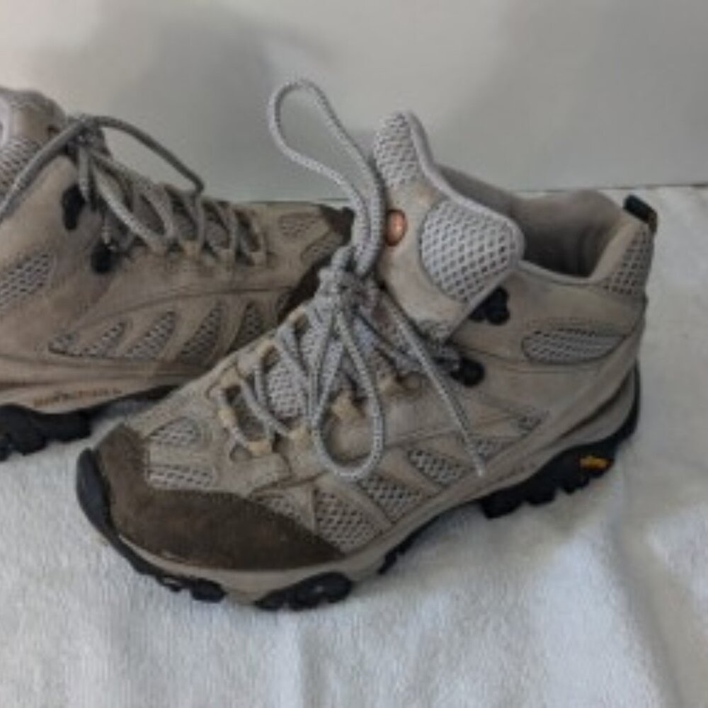 Merrell hiking shoes - woman size 7